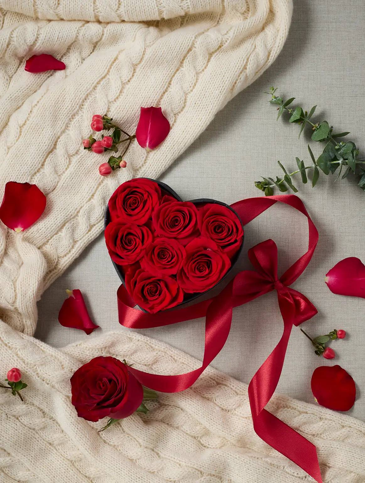 7 Preserved Red Roses